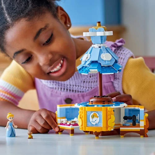 Kép 6/9 - LEGO® Disney Princess - Hamupipőke ruhája