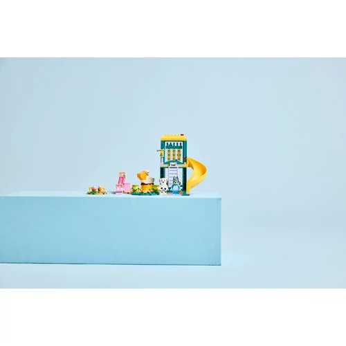 Kép 7/9 - LEGO® Bluey - Bluey és Kloé vidám kalandjai a játszótéren