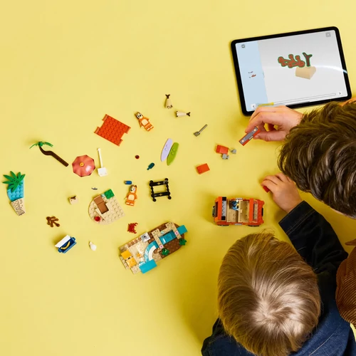 Kép 5/9 - LEGO® Bluey - Bluey és családja a tengerpartra utazik