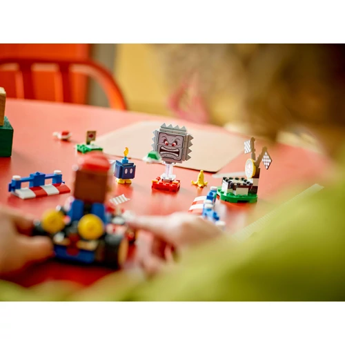 Kép 6/9 - LEGO® Super Mario™ - Mario Kart™ – Interaktív LEGO® Mario™ és Standard Kart