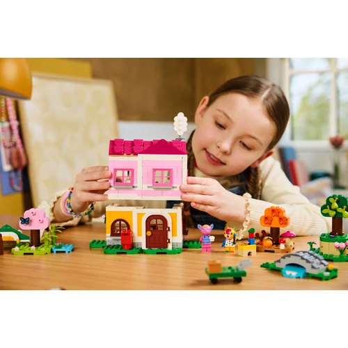 Kép 6/9 - LEGO® Animal Crossing™ - Kreatív házak: vidám évszakok