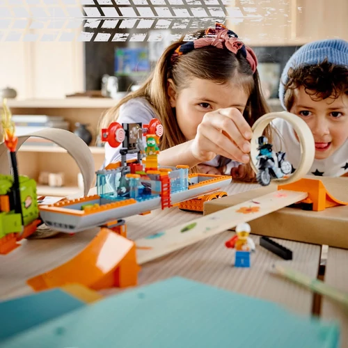 Kép 2/7 - LEGO® City - Kaszkadőr show teherautó