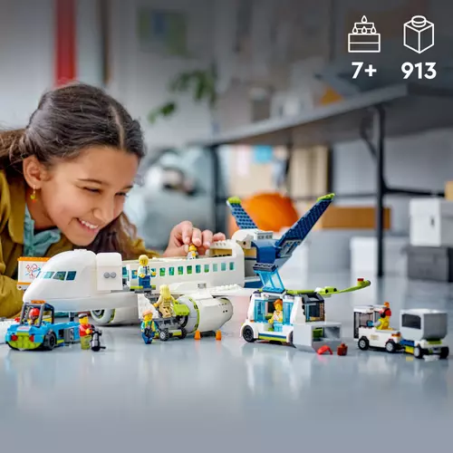 Kép 2/11 - LEGO® City - Utasszállító repülőgép