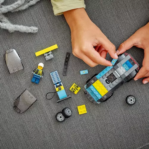 Kép 5/11 - LEGO® City - Elektromos sportautó