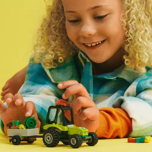 Kép 4/9 - LEGO® City - Kerti traktor