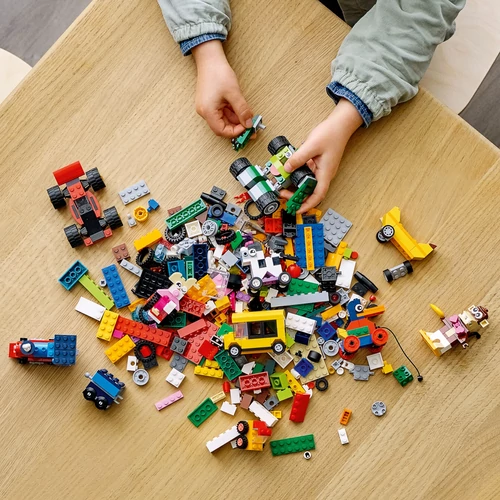 Kép 4/9 - LEGO® Classic - Kockák és járműve