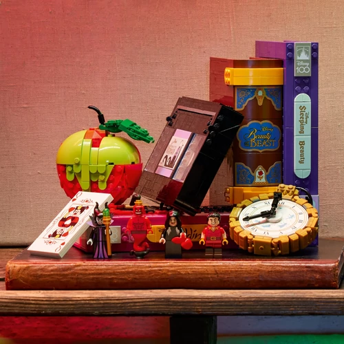 Kép 5/12 - LEGO® Disney - Gonosztevők ikonikus tárgyai