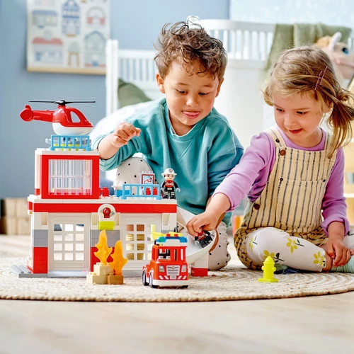 Kép 3/10 - LEGO® DUPLO® - Tűzoltóállomás és helikopter