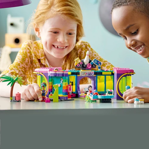 Kép 2/10 - LEGO® Friends - Roller Disco szórakozás
