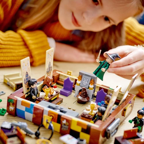 Kép 3/10 - LEGO® Harry Potter™ - Roxforti™ rejtelmes koffer