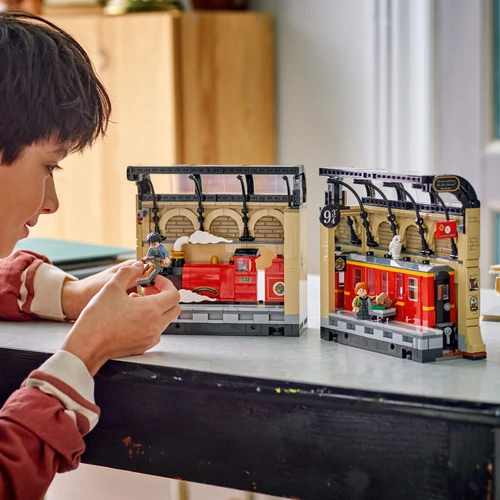 Kép 6/9 - LEGO® Harry Potter™ - Könyvkuckó: Roxfort™ expressz