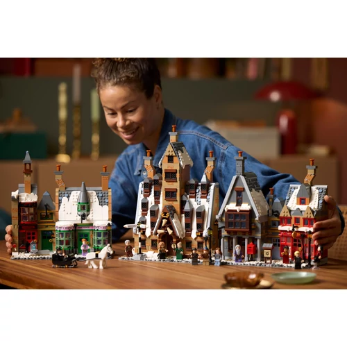 Kép 7/9 - LEGO® Harry Potter™ - Roxmorts™ falu – Gyűjtői kiadás