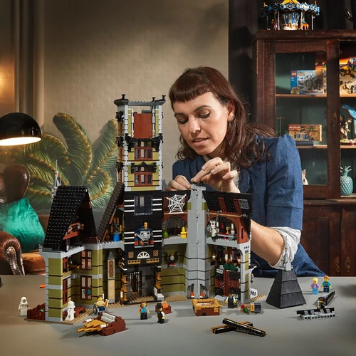Kép 3/8 - LEGO® Creator Expert - Kísértetkastély