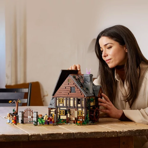 Kép 9/13 - LEGO® Ideas - Disney Hókusz pókusz: A Sanderson nővérek háza