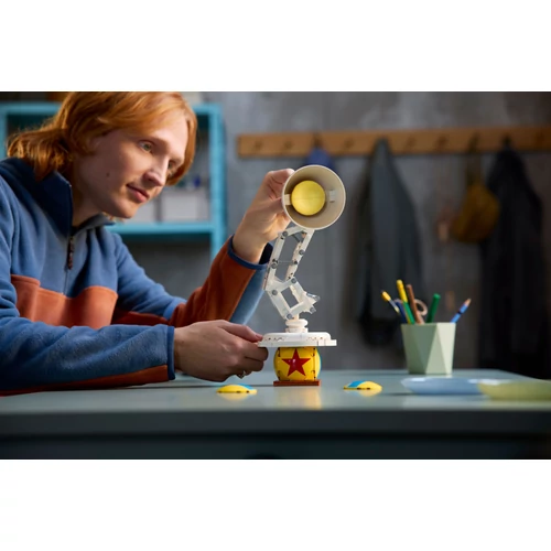 Kép 5/9 - LEGO® Ideas - Disney Pixar Luxo Jr.