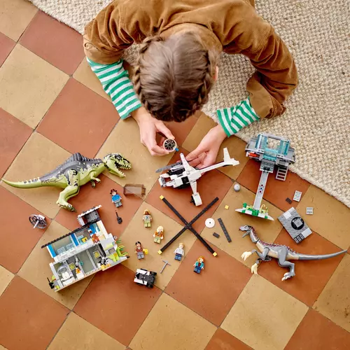 Kép 5/10 - LEGO® Jurassic World - Giganotosaurus és therizinosaurus támadás