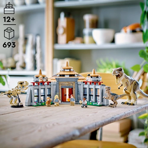Kép 2/11 - LEGO® Jurassic World - Látogatóközpont: T Rex és raptortámadás