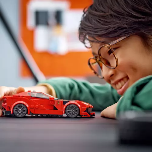 Kép 6/11 - LEGO® Speed Champions - Ferrari 812 Competizione