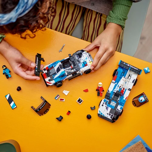 Kép 7/9 - LEGO® Speed Champions - BMW M4 GT3 - BMW M Hybrid V8 versenyautók