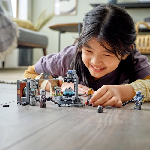 Kép 4/8 - LEGO Star Wars - A Fegyverkovács mandalóri™ műhelye