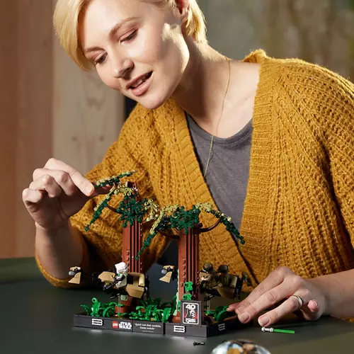 Kép 3/11 - LEGO® Star Wars™ - TM Endor sikló üldözés diorám