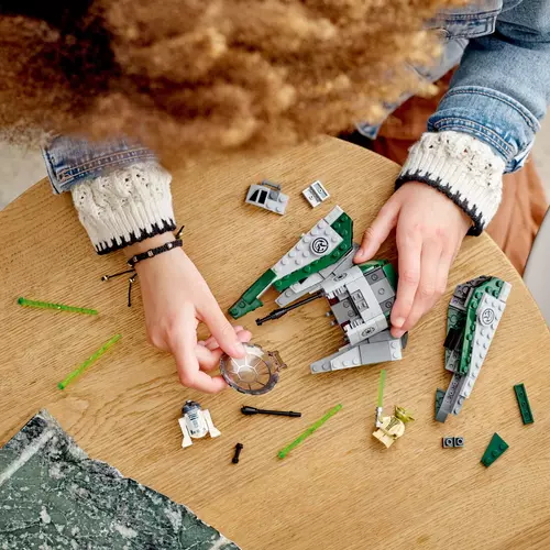 Kép 5/11 - LEGO® Star Wars™ - Yoda Jedi Starfighter™ e
