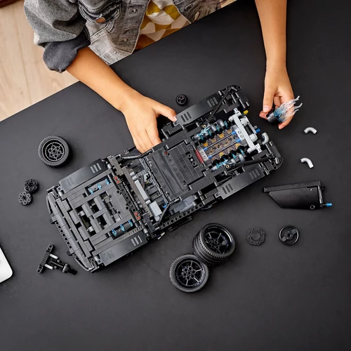 Kép 5/10 - LEGO® Technic - BATMAN BATMOBILE™