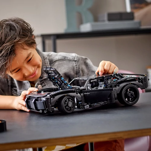 Kép 6/10 - LEGO® Technic - BATMAN BATMOBILE™