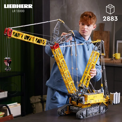 Kép 2/11 - LEGO® Technic -Liebherr LR 13000 lánctaplas daru