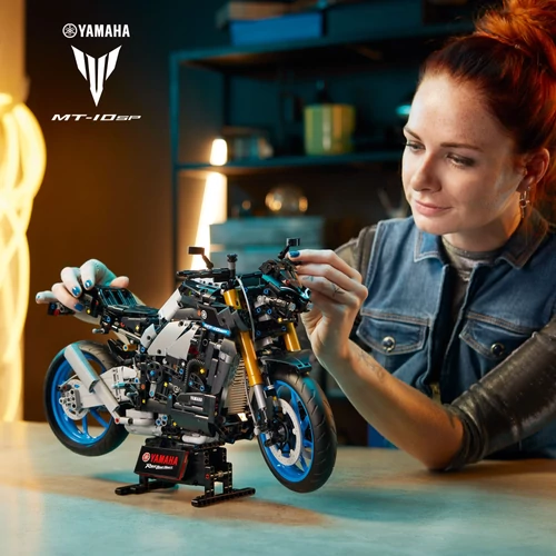 Kép 2/11 - LEGO® Technic - Yamaha MT 10 SP