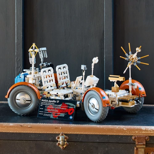 Kép 6/8 - LEGO® - Technic NASA Apollo holdjáró jármű