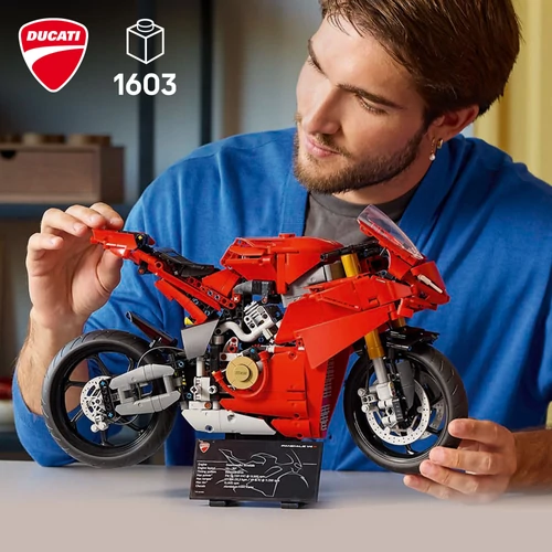 Kép 2/9 - LEGO® Technic - Ducati Panigale V4 S motorkerékpár