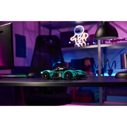 Kép 7/9 - LEGO® Technic - Aston Martin Valkyrie
