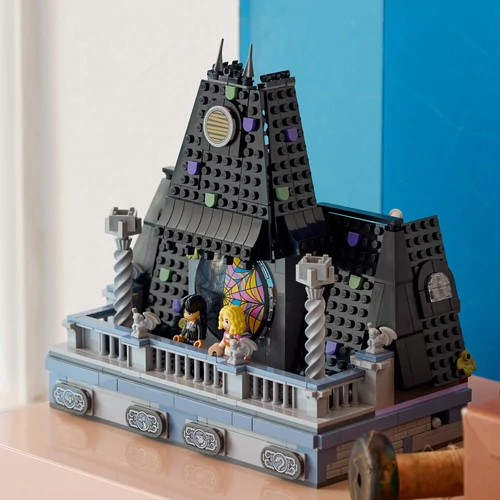 Kép 7/9 - LEGO® Wednesday - Wednesday és Enid szobája